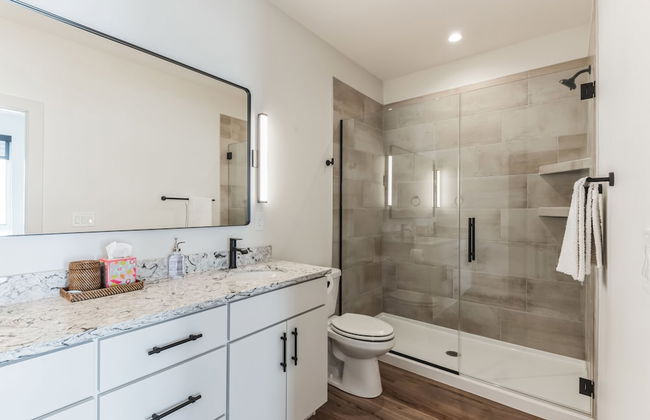 New Modern Townhome With Rooftop Patio 2 Bedroom Townhouse by RedAwning - Foto 16