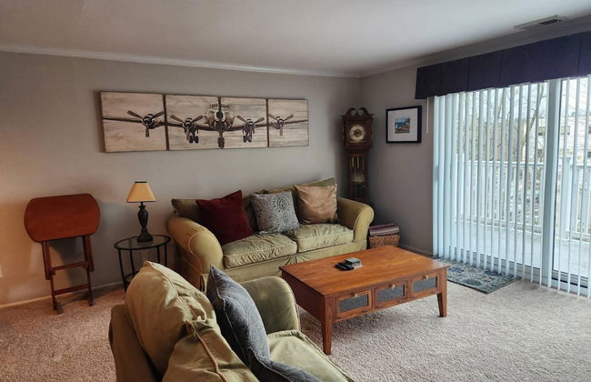 Beautiful APT W Office Area 2BR Long Term - Foto 1