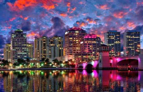 Whole House+Renovated+Pool+Lanai+BBQ+Close to All - Foto 12