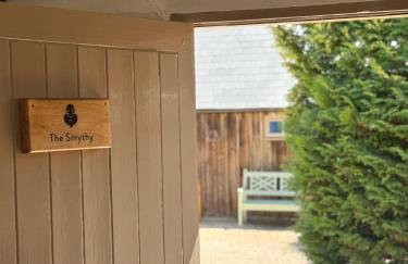 Family Cotswolds Cottage Farm Stay - The Smythy - Foto 7