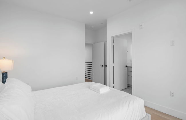 Not Affected by the Fire/modern 5BR Home With Full Amenities & Parking #2 - Foto 21