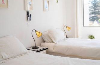 Sun-Drenched, Sea-View Apartment with Giant Patio! - Photo 32