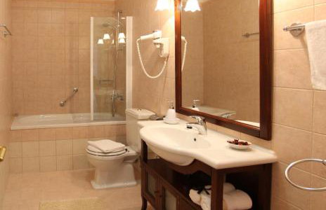 Your Family Oasis by the Sea Villa Mir Vami, heated pool - Photo 34