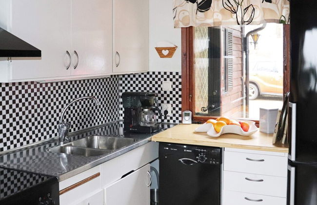 6 Person Holiday Home in Knared - Foto 5