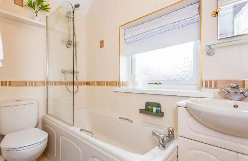 Two Bed Entire House Newcastle Gateshead - Free Parking - Photo 27