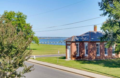 Steps to Marina and Park Waterfront Cambridge Home! - Foto 2