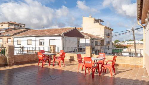 Amplia Casa Familiar con Calefacción, cerca de Sierra Nevada y Granada - Foto 2