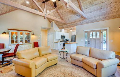 Auburn Farmhouse with Fireplace, Close to Wineries - Foto 6