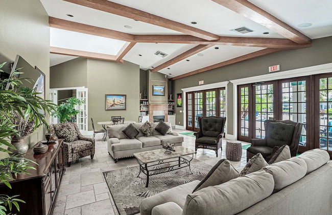 Catina Vacation Rental: Bright 2-BR Condo with Lake Views. Located in Lely Resort with Pool, Hot Tub, and Golf Access. Ideal for Golfers and Beachgoers, Minutes from Naples and Marco Island - Foto 3