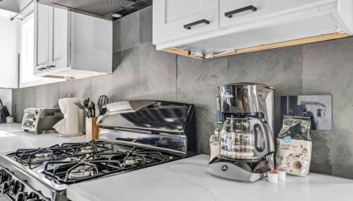 Tasteful Full Home Dtown Buffalo - Photo 2