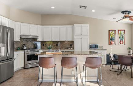 La Quinta Desert Haven Luxe Stay w/ Private Pool, Hot Tub, Pool Table - Foto 8