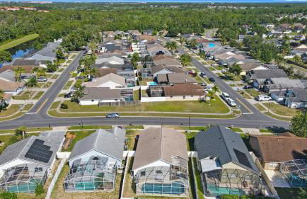 Amazing Pool Spacious 3BR House near Disney - Photo 25