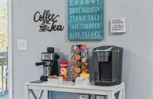 Emerald Lakes Poconos Retreat Game Room, Firepit & Sleeps 10 - Foto 34