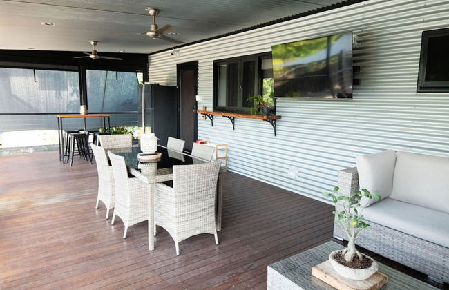 Rosewood Rustic Refuge Pool Outdoor Dining Backyard - Foto 23