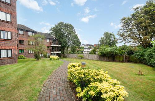 Long Stay 2BR Garden View Flat WiFi Parking Dishwasher Walk to Bromley High St & Station - Foto 24