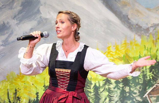 Entrada para espectáculos populares tiroleses en Innsbruck - Foto 1