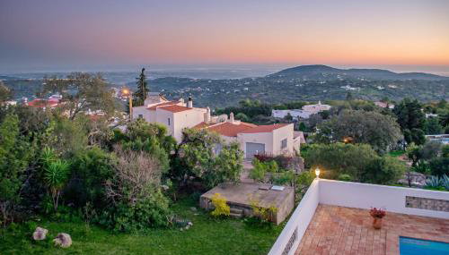 Charming House with Pool in Faro - Photo 4