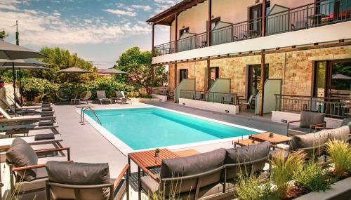 IADES suites - Foto 2, Garden, sunbed