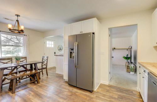 Family-Friendly Lincoln Home with Sandbox and Grill! - Foto 8