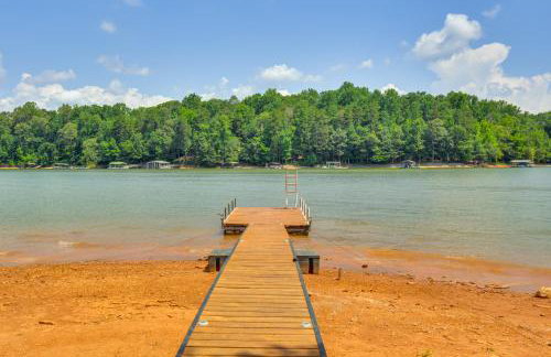 Pet-Friendly Lavonia Cabin, Walk to Lake Hartwell! - Foto 2