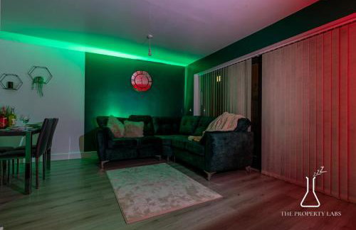 Luxury Birmingham City Centre Townhouse with BALCONY- Sleeps 10 - FREE Parking - Perfect for Contractors, Business Travellers, Families and other Groups - Near Bullring, Newstreet, Selfridges, NEC, NIA & Birmingham airport - Photo 7