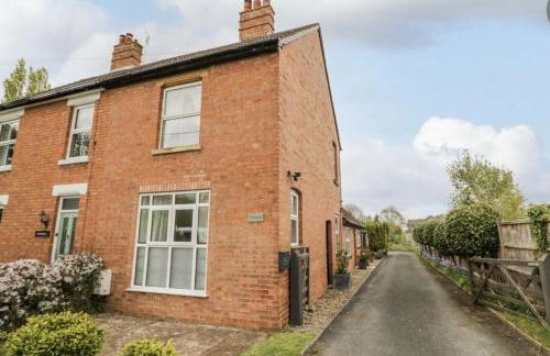 Lovely Comfortable 3 Bed Home, Worcester - Photo 23