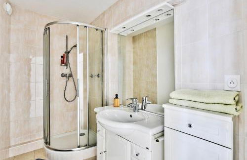 Cozy and Modern Apartment with View - Foto 28