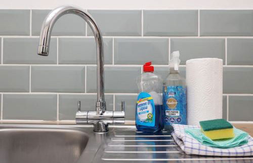 Studio - Kitchen - Parking - Ideal for Contractors - Foto 19