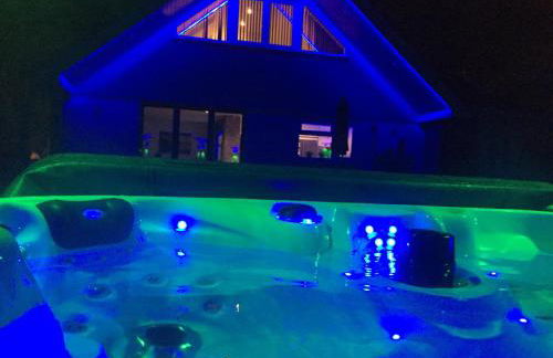 Four Corners Holiday Home with Hot Tub & Sauna - Photo 115