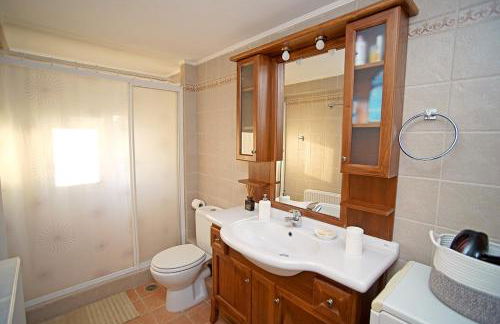 A View from the Attic Window. Kyparissia, Messinia - Foto 18