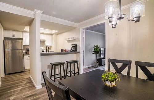 Condo with king bed, walk to Microsoft & park - Foto 3