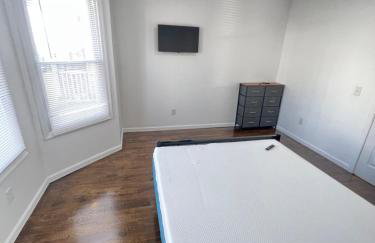 Newly renovated furnished home - Photo 16