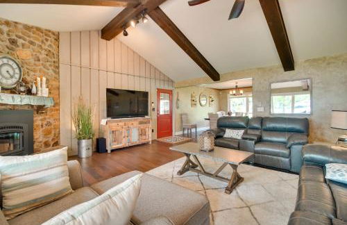 On-Site Lake Access Group Getaway in Afton - Foto 4