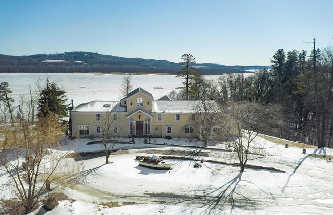 River House by Avantstay Historic & Secluded Estate on the Hudson River w/ Pool Sleeps 24! - Foto 55