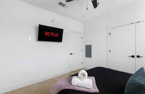 Upscale 2BR Near Regions Field n Park - Foto 12