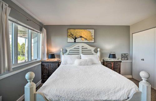 Lakefront Family Retreat with Grill Steps to Beach! - Foto 18