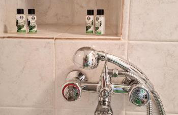 Calm Wood & Stone Home with View, Chios - Foto 4