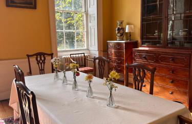 CRESSY HALL - Historic Grade II Listed Manor, Gorgeous Topiary Garden - Foto 22