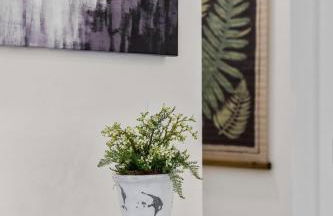 Capri Unit 001 in the Heart of Downtown TC - Foto 16