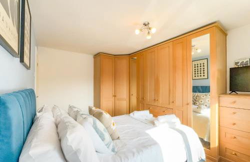 Raygill LT 4 Bedroom House By Furnished Accommodation - Private Parking - Perfect For Families & Contractors - Foto 21