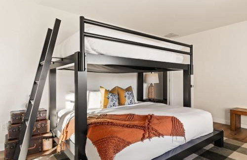 The Raven By The Cohost Company - Foto 68