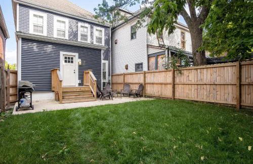 Beautiful 4 Bedroom House Near Downtown Columbus with Garage Parking and Backyard - Foto 23