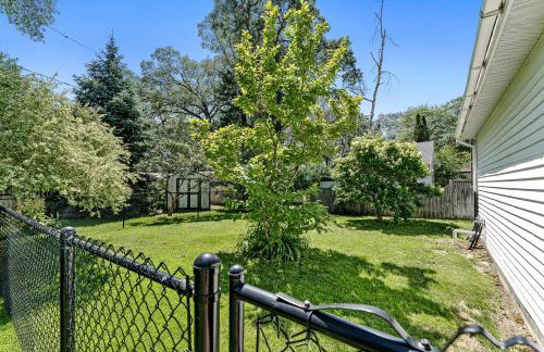 Peaceful Pastel - Cheerful Cottage Close to Pere Marquette and Muskegon Lake - Pet Friendly - Foto 20