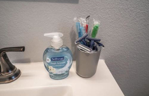 Luxury Living Just Steps from the Strip - Foto 35