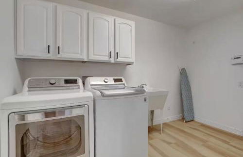 Stunning Joshua Home with Pool, Spa, & Game Room! - Foto 65