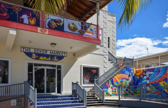 Modern 2-bed Apt Near Beach In St. Lawrence Gap 2 Bedroom Apts by Bluescape - Foto 47