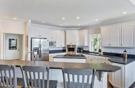 Lucky's Lake House by Avantstay Private Lake Bar - Photo 26