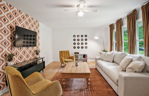 Centrally Located 4BD Home BBQ Downtown Nearby - Foto 1