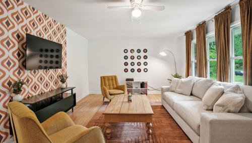 Centrally Located 4BD Home BBQ Downtown Nearby - Foto 1