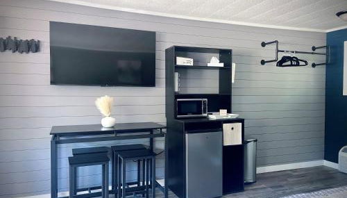 TeePee Room 10-Newly Renovated - Photo 2